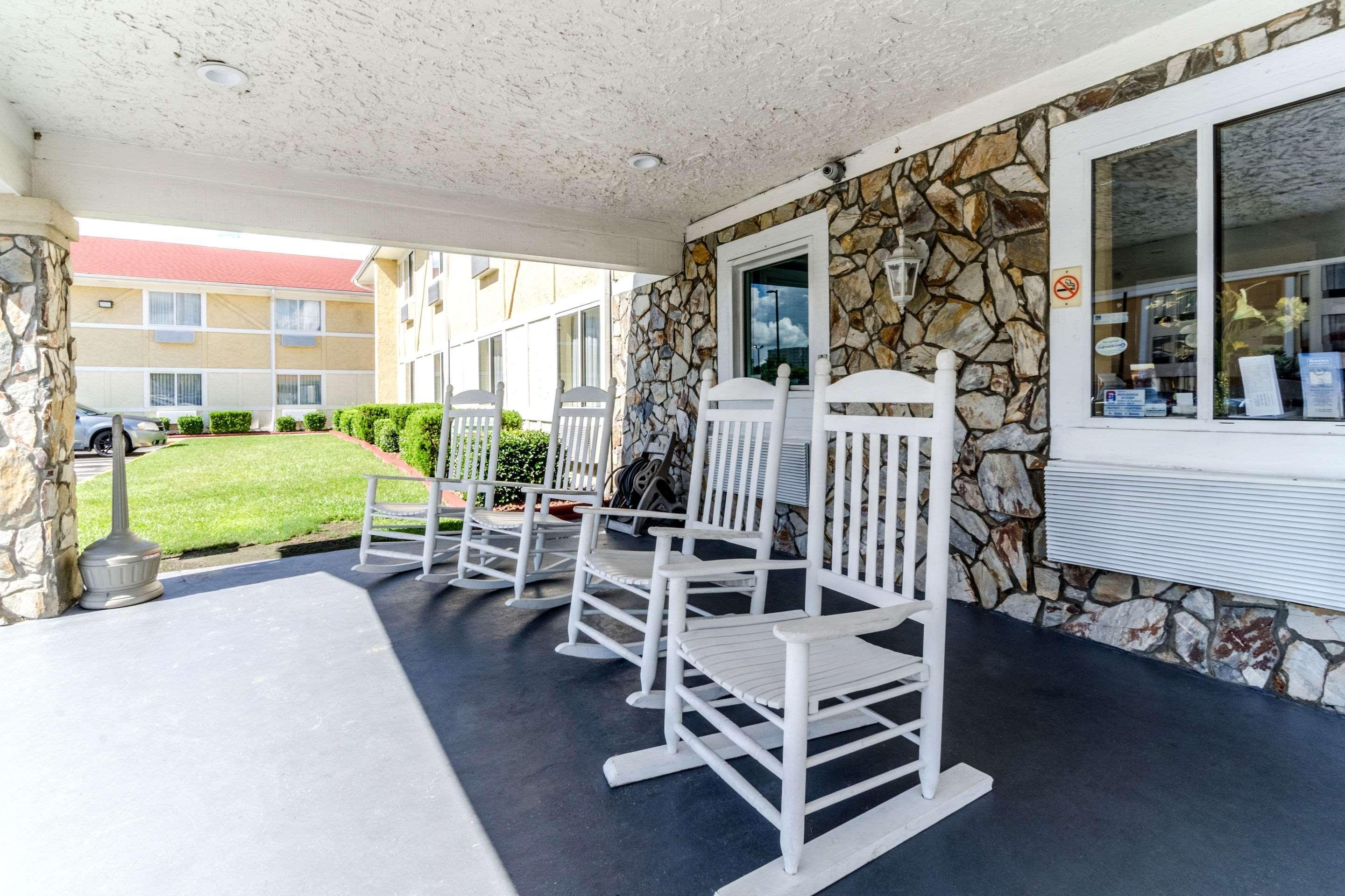 Rodeway Inn & Suites Jacksonville Near Camp Lejeune Exterior foto
